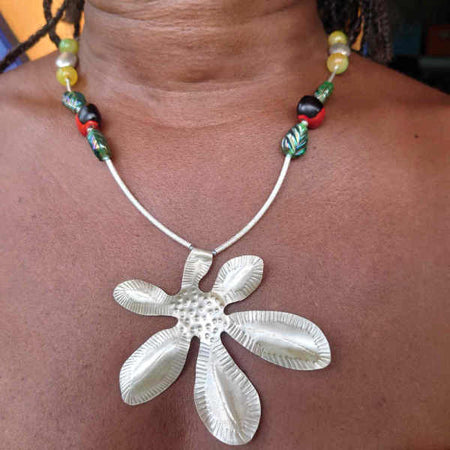 Baba Figue Créations - Collier Hibiscus - Argent - Martinique - Fait main